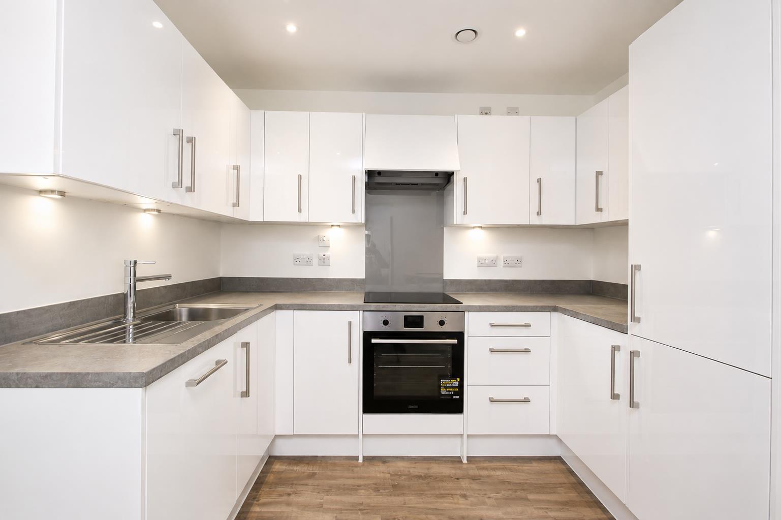 1 bed property in Avebury Boulevard, Milton Keynes
